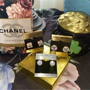 Cubic Zirconia Unisex earrings NWT